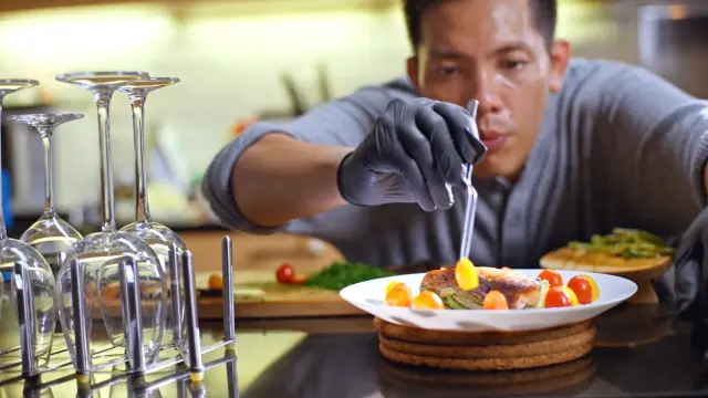 ผู้เข้าแข่งขัน Virtual Chef จัดจานอาหารเลิศรส